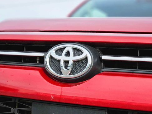 Used 2024 Toyota 4Runner SR5 image 12