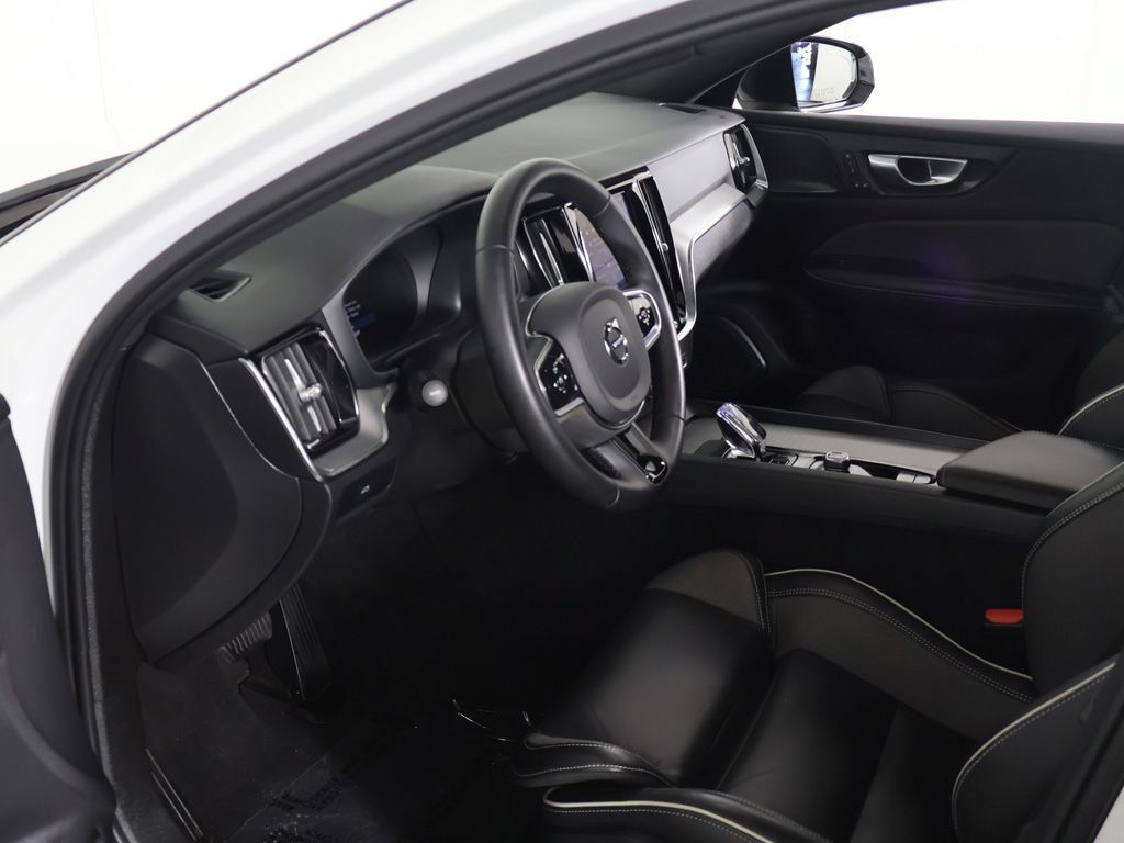 Used 2024 Volvo S60 B5 Plus w/ Climate Package AWD/4WD image 27