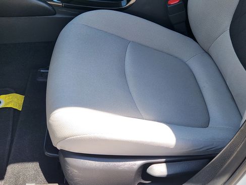 Used 2022 Toyota Corolla LE FWD image 25