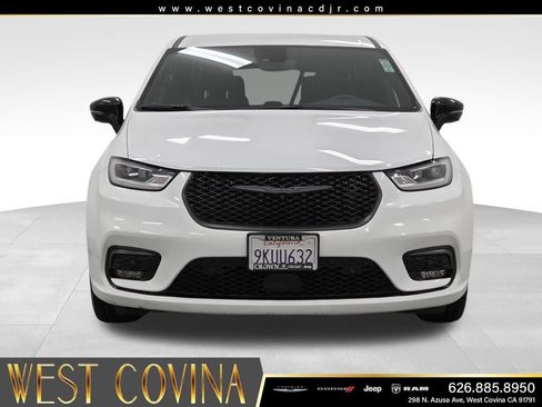 Used 2024 Chrysler Pacifica Limited FWD image 2
