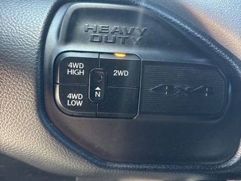 Used 2020 RAM 2500 Big Horn w/ Night Edition AWD/4WD image 19