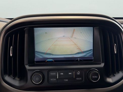 Used 2018 Chevrolet Colorado Z71 AWD/4WD image 19