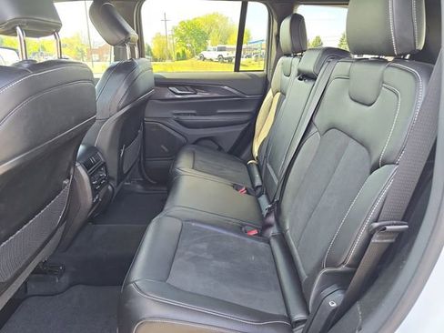 Certified 2023 Jeep Grand Cherokee Altitude image 24