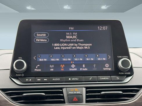 Used 2024 Nissan Altima 2.5 SV image 23