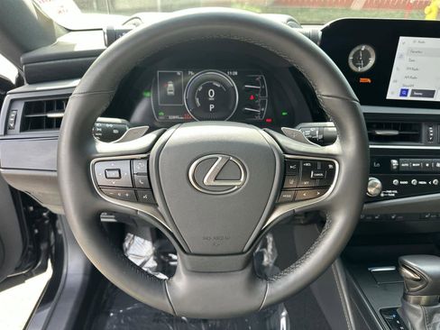 Used 2024 Lexus ES 300h w/ Premium Package FWD image 16