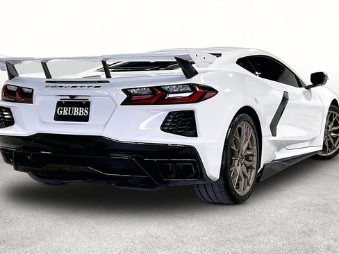 Used 2025 Chevrolet Corvette Stingray Coupe w/ 1LT RWD image 2