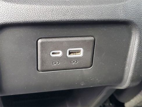 Used 2022 Chevrolet Blazer LT image 12