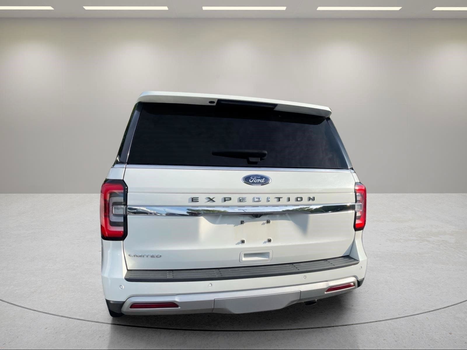 Used 2024 Ford Expedition Limited RWD image 16