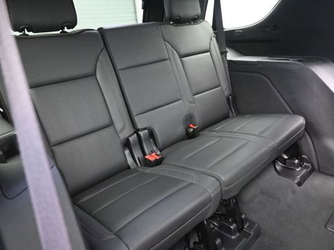 Used 2024 Chevrolet Tahoe High Country AWD/4WD image 17