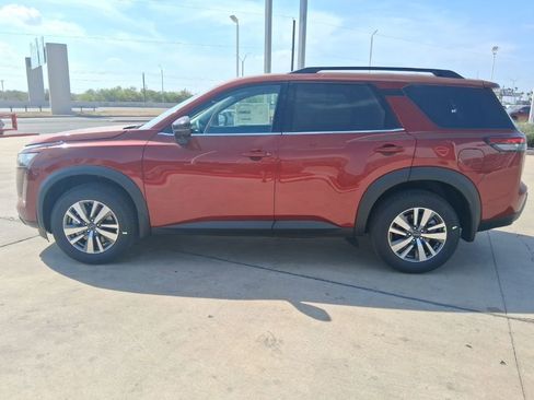 New 2026 Nissan Pathfinder SL AWD/4WD image 3