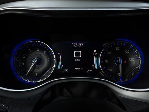 Used 2025 Chrysler Pacifica Limited FWD image 53