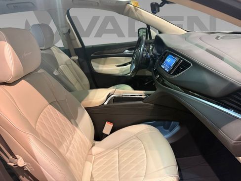 Used 2022 Buick Enclave Avenir w/ Avenir Technology Package image 11