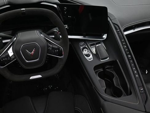 Used 2025 Chevrolet Corvette Z06 RWD image 4