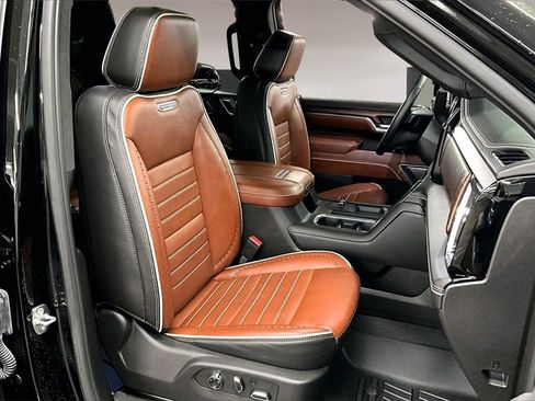 Used 2024 GMC Sierra 3500 Denali Ultimate image 28