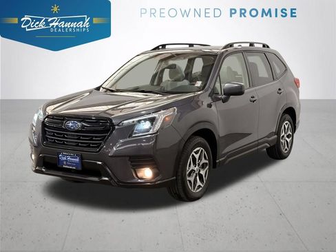 Used 2023 Subaru Forester Premium AWD/4WD image 1