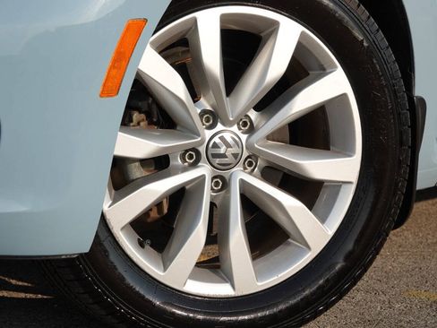 Used 2014 Volkswagen Beetle TDI FWD image 11