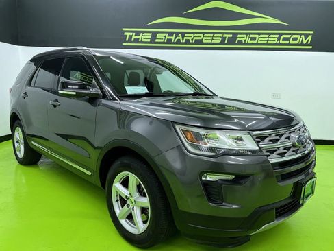 Used 2018 Ford Explorer XLT w/ Equipment Group 201A FWD image 2