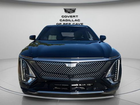 New 2026 Cadillac Lyriq Signature Luxury image 2