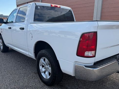 Used 2018 RAM 1500 4x4 Crew Cab w/ Chrome Appearance Group image 7