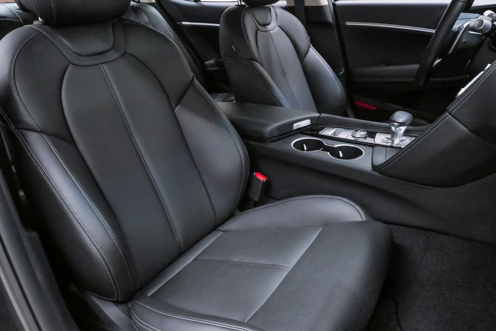 Certified 2026 Genesis G70 2.5T AWD/4WD image 14