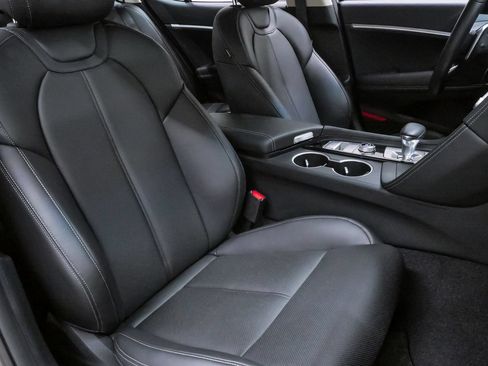 Certified 2026 Genesis G70 2.5T AWD/4WD image 14