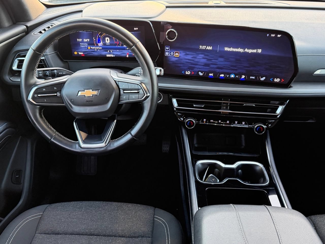 Used 2025 Chevrolet Traverse LT FWD image 14