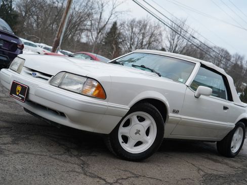 Used 1993 Ford Mustang LX image 95