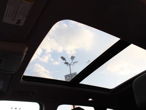 Used 2023 Chevrolet Blazer LT image 15