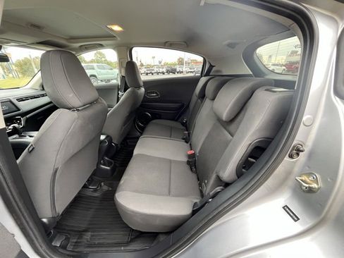 Used 2019 Honda HR-V EX image 9