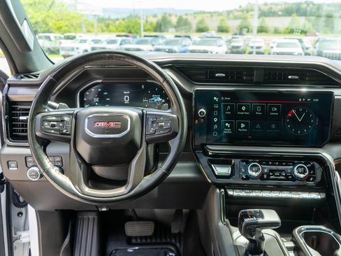 Used 2025 GMC Sierra 1500 AT4 w/ AT4 Premium Package AWD/4WD image 16