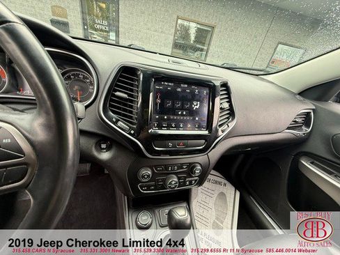 Used 2019 Jeep Cherokee Limited AWD/4WD image 29