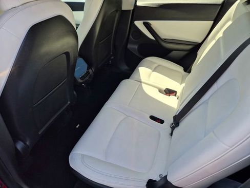 Used 2021 Tesla Model Y Long Range image 18