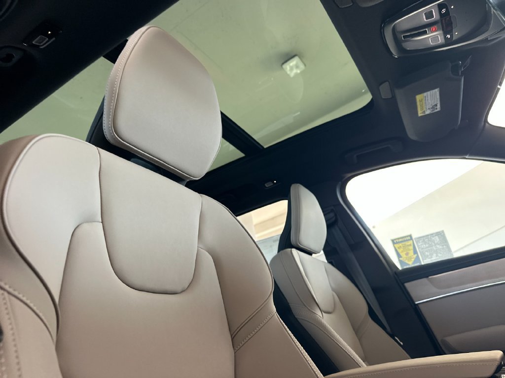 New 2026 Volvo XC90 T8 Plus AWD/4WD image 17