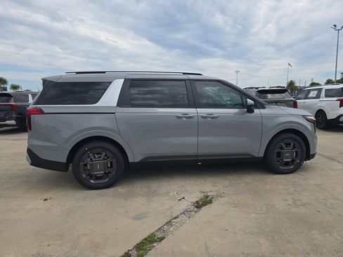 New 2026 Kia Carnival EX FWD image 9