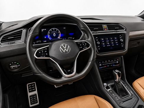 Used 2022 Volkswagen Tiguan SE R-Line AWD/4WD image 19