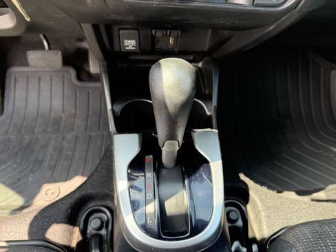 Used 2015 Honda Fit LX image 21