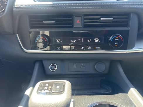 Used 2023 Nissan Rogue SV AWD/4WD image 24