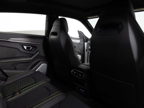 Used 2021 Lamborghini Urus AWD/4WD image 34
