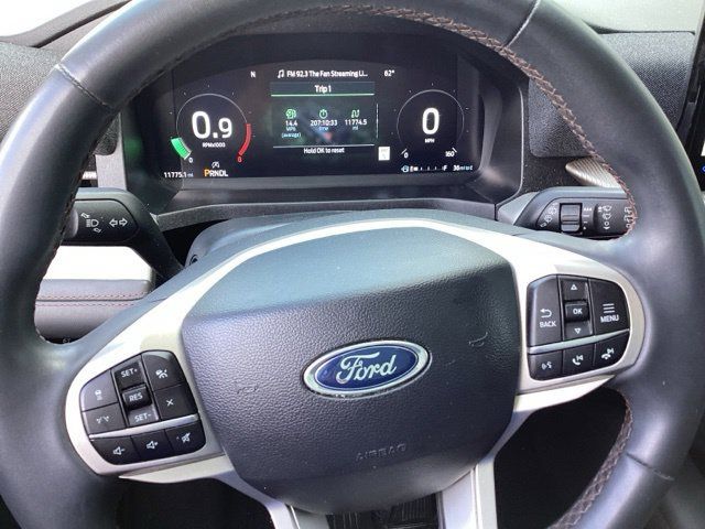 Used 2025 Ford Explorer Active AWD/4WD image 28