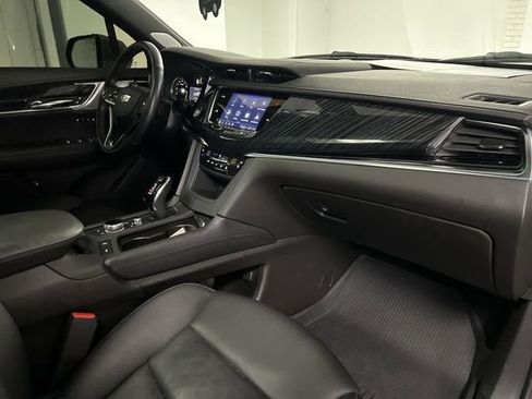 Certified 2023 Cadillac XT6 Premium Luxury AWD/4WD image 30