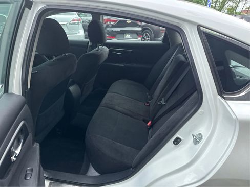 Used 2014 Nissan Altima 2.5 S FWD image 10