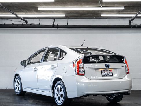 Used 2013 Toyota Prius Two image 3
