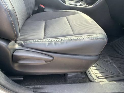 Used 2018 Toyota Highlander Plus FWD image 14