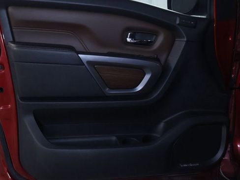 Used 2018 Nissan Titan Platinum Reserve image 11