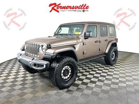 Used 2018 Jeep Wrangler Unlimited Sahara image 3