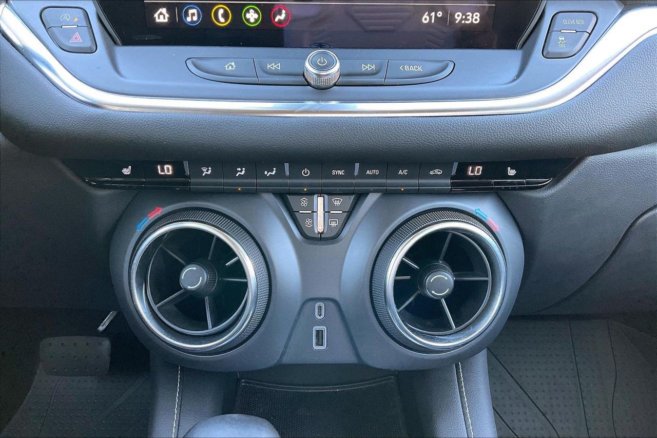 Used 2025 Chevrolet Blazer LT w/ Midnight/Sport Edition FWD image 18
