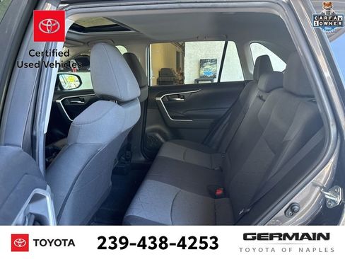 Used 2022 Toyota RAV4 XLE w/ Convenience Package FWD image 13