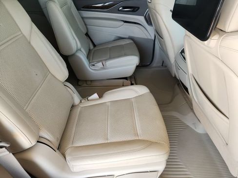 Used 2021 Cadillac Escalade Premium Luxury Platinum AWD/4WD image 31
