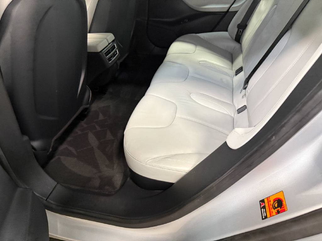 Used 2013 Tesla Model S Performance RWD image 38