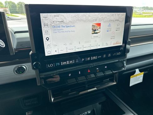 Used 2025 GMC Hummer EV 3X w/ LPO, Sport Package AWD/4WD image 16